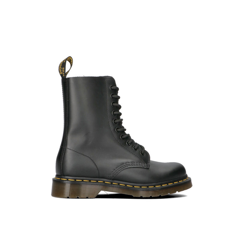 DR. MARTENS