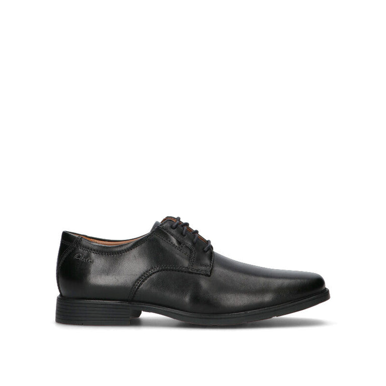CLARKS ESSENTIALS