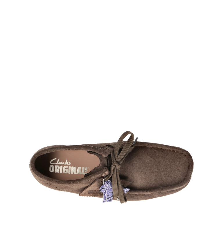 CLARKS ORIGINALS WALLABEE BOOT Polacco donna oliva in suede