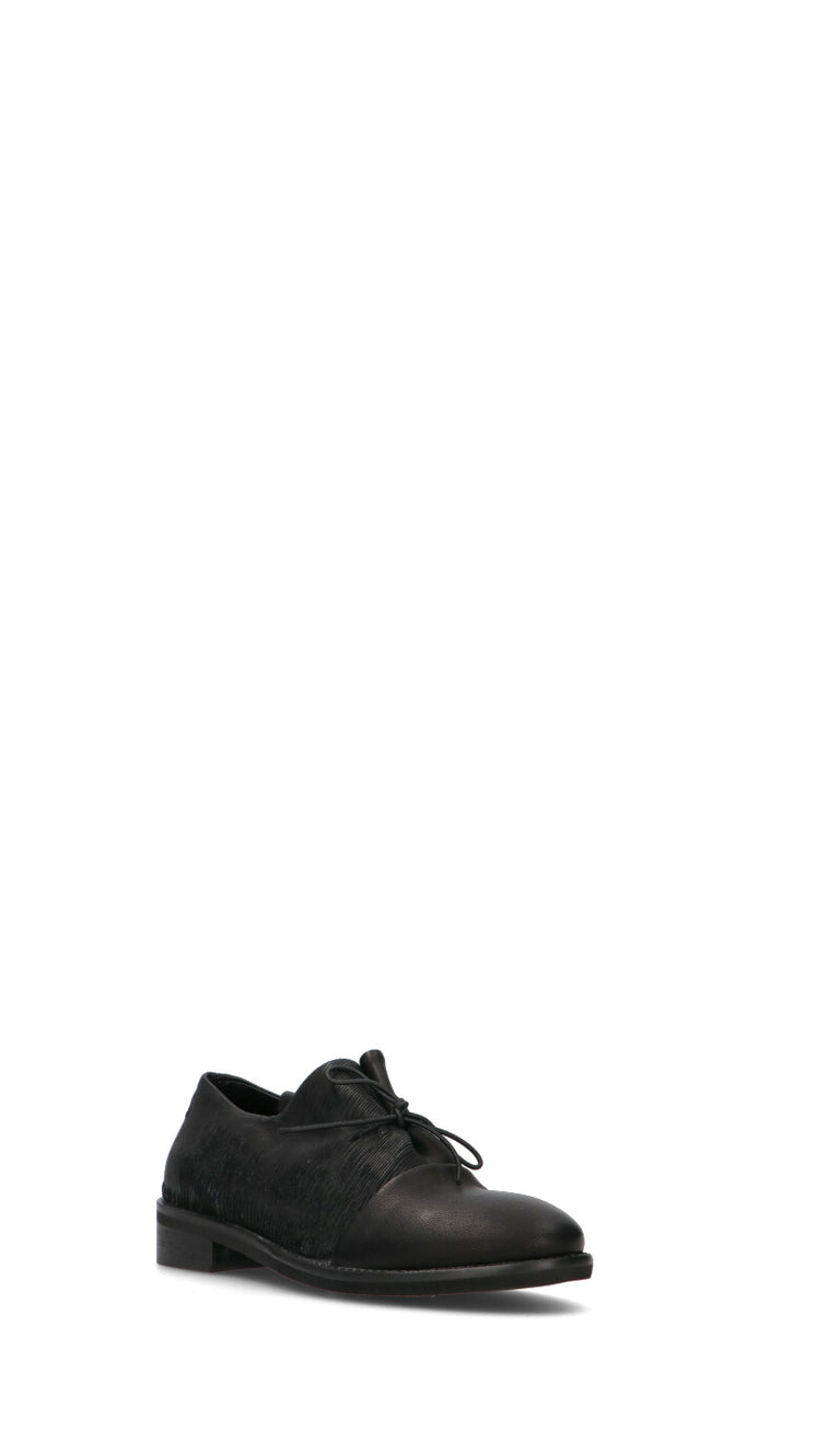 MEZZETINTE Stringata donna nera in pelle