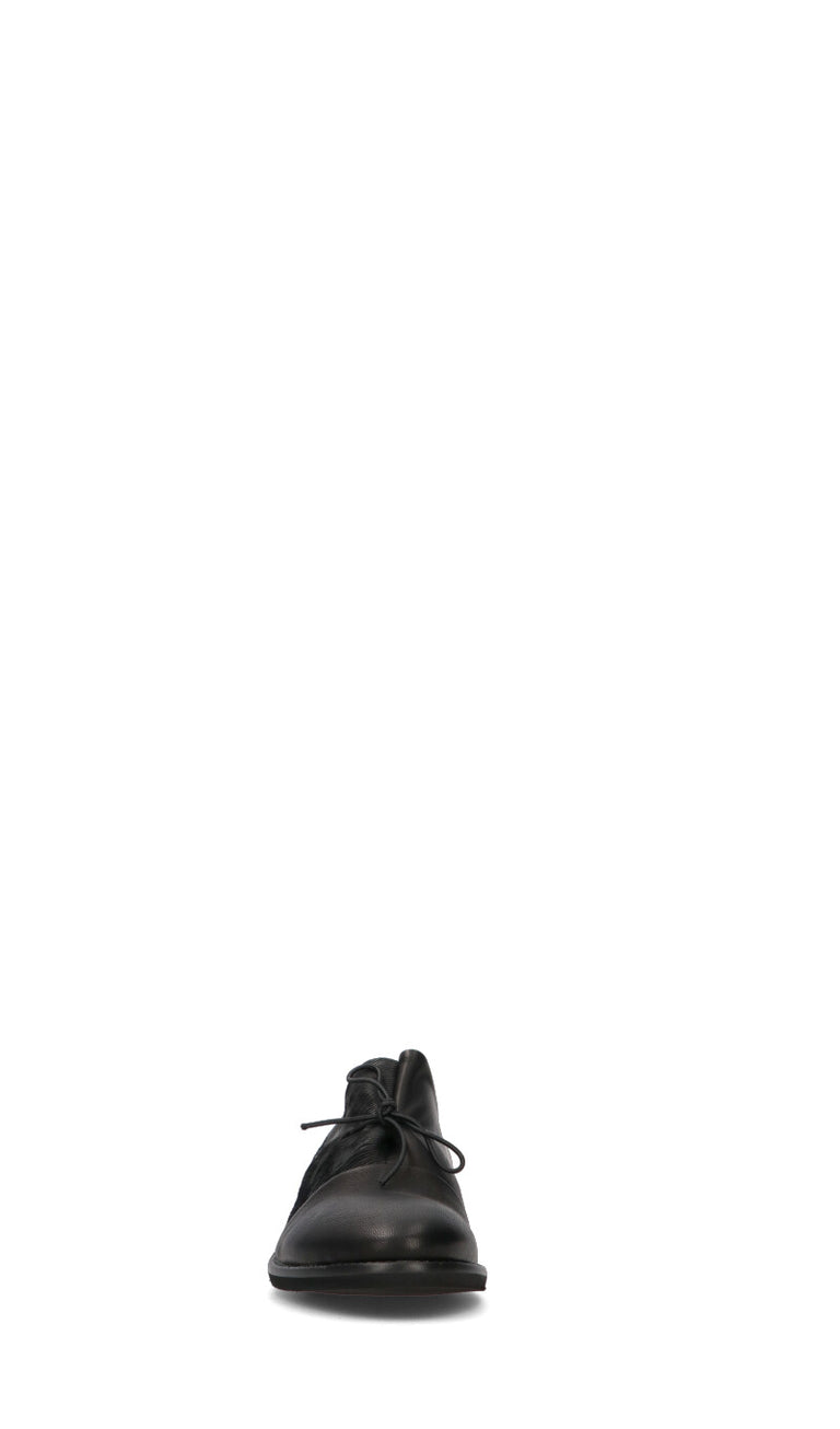 MEZZETINTE Stringata donna nera in pelle