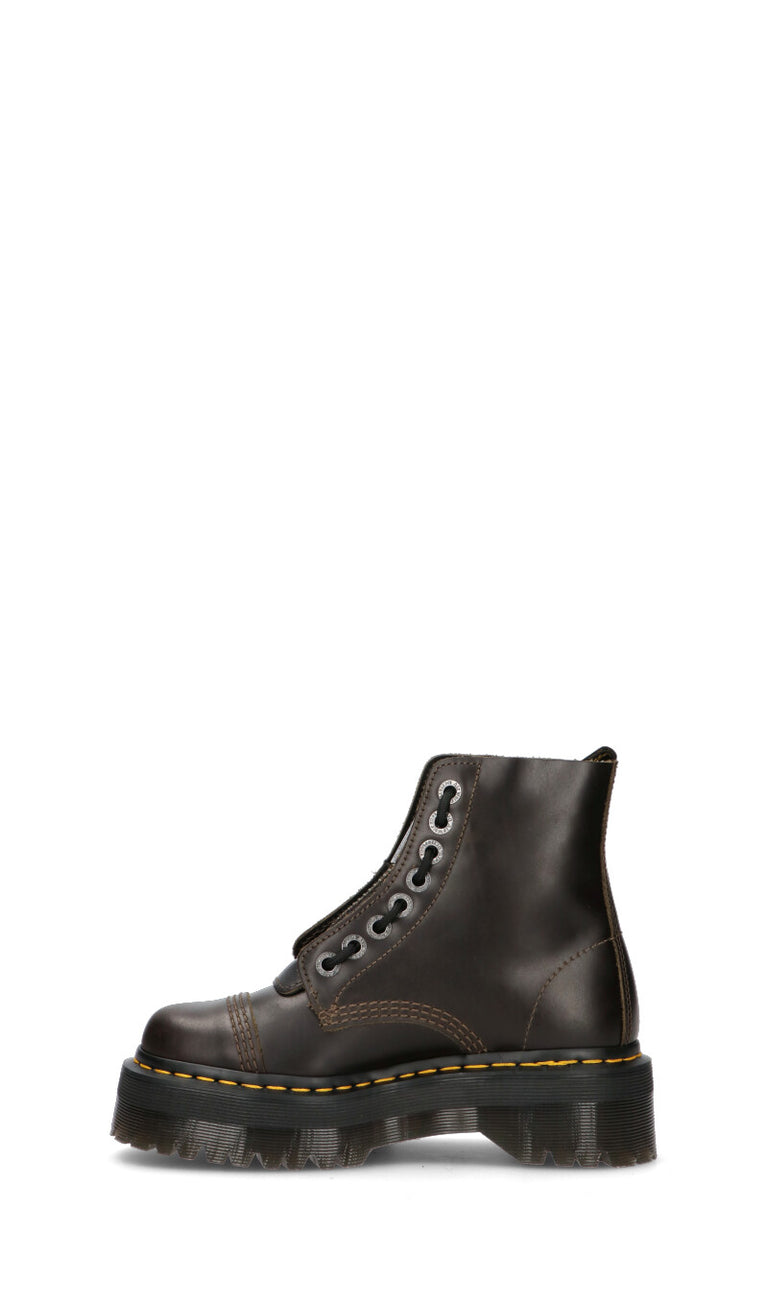 DR. MARTENS - SINCLAIR Anfibio donna marrone in pelle. Realizzato in pelle di alta qualità, il Sincl
