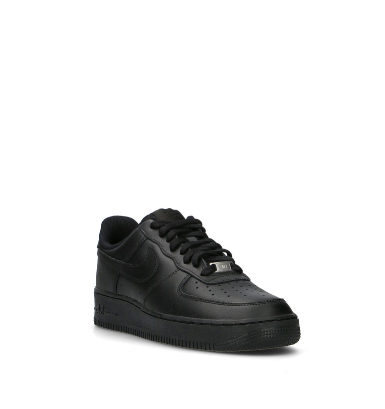 NIKE AIR FORCE 1 '07 Sneaker uomo nera in pelle