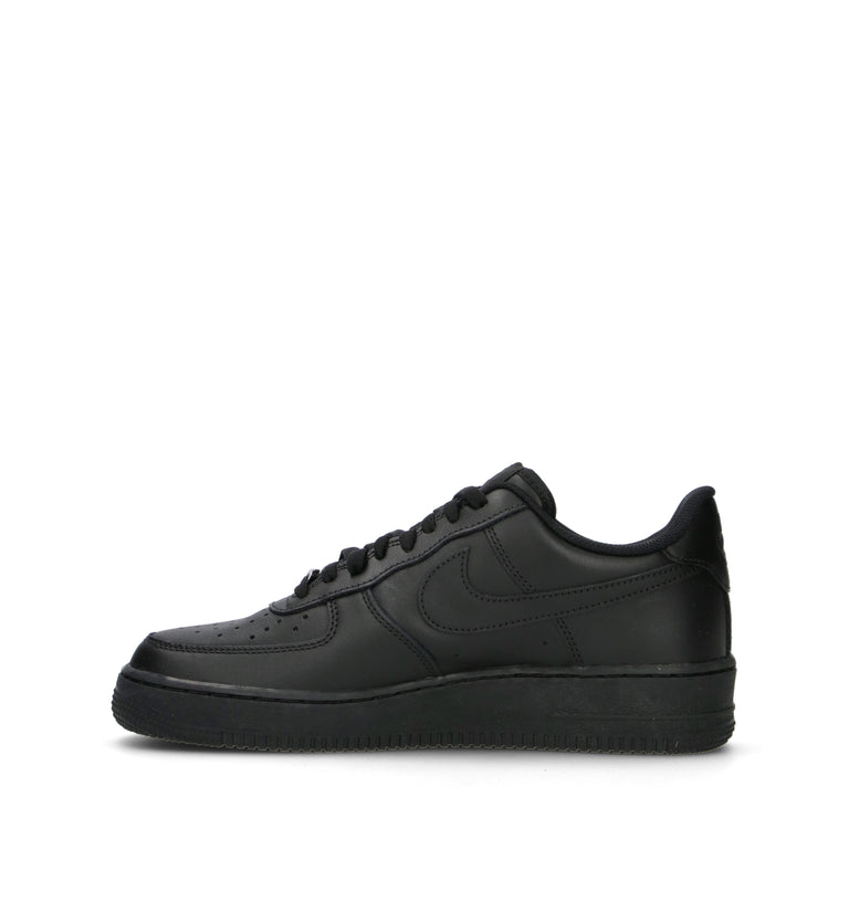 NIKE AIR FORCE 1 '07 Sneaker uomo nera in pelle