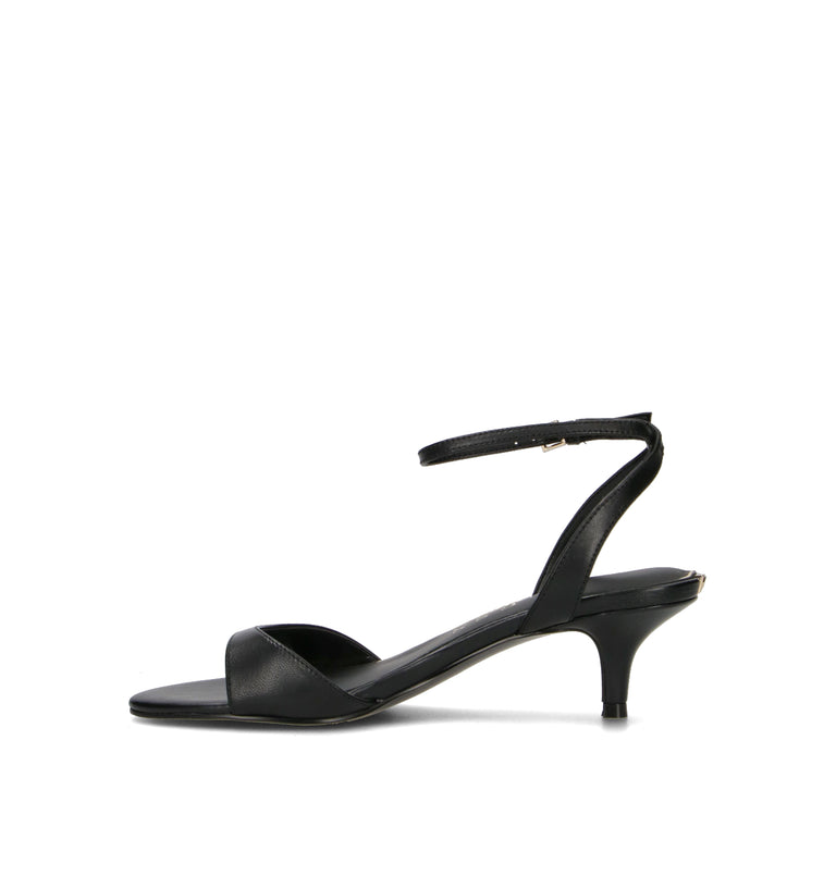 GUESS Sandalo donna nero in pelle