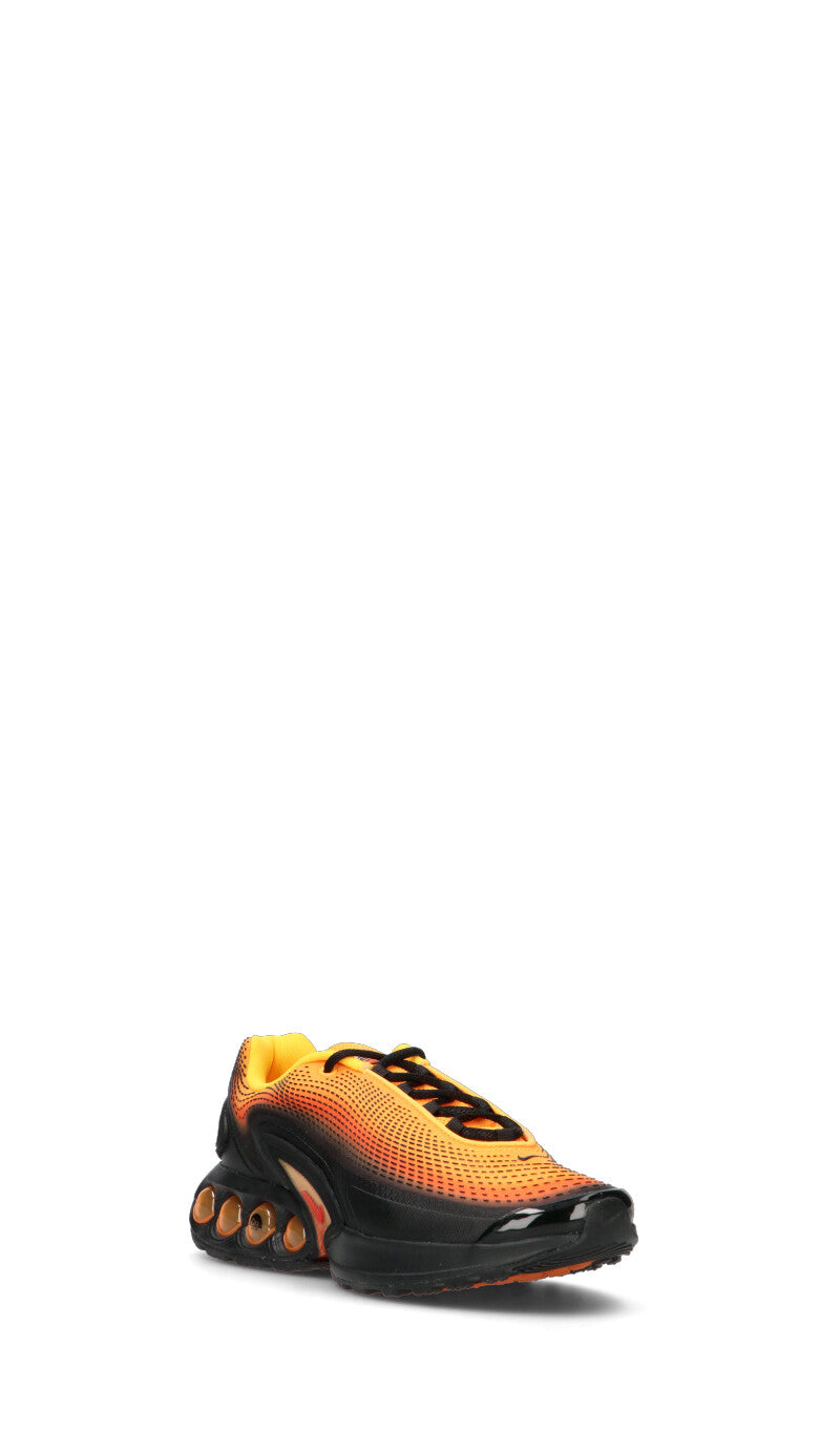 NIKE - AIR MAX DN SE Sneaker uomo nera/arancio
