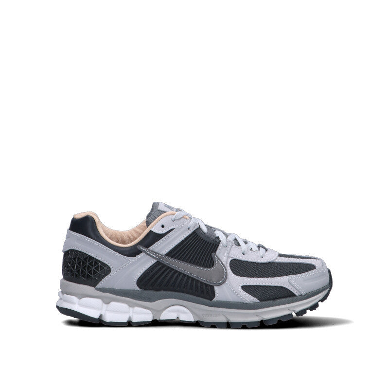 NIKE - ZOOM VOMERO 5 Sneaker uomo grigia