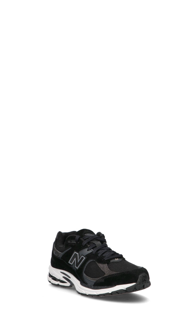 NEW BALANCE 2002R Sneaker uomo nera in suede