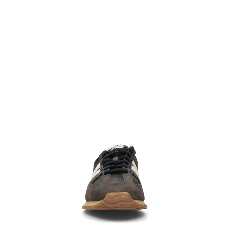 NEW BALANCE Sneaker uomo nera in pelle